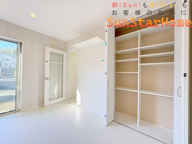 【サンスターホーム】青梅市塩船　注文施工　敷地50坪　並列3～4台駐車の収納