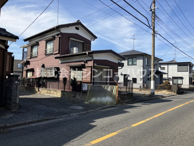 【前面道路含む現地写真】 | 久喜市上町　住宅用地 | 解体更地渡しなので解体費用はかかりません。