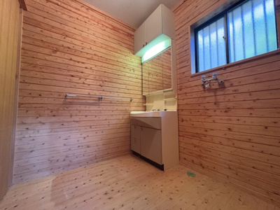 【独立洗面台】 | 丹波篠山市栗柄ログハウス調別荘