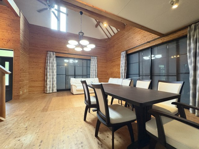 【居間・リビング】 | 丹波篠山市栗柄ログハウス調別荘