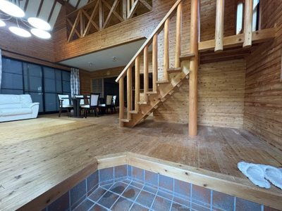 【玄関】 | 丹波篠山市栗柄ログハウス調別荘