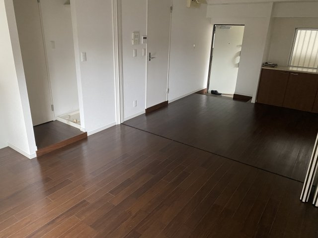 目黒グリーンコープの居間・リビング|使いやすい居間です