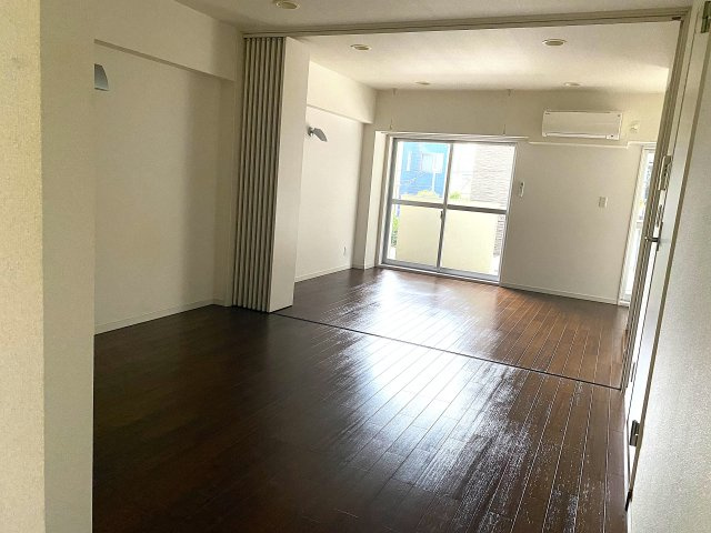 目黒グリーンコープの居間・リビング|こちらのリビングで趣味の時間をお楽しみください