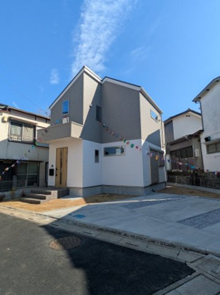 【前面道路含む現地写真】 | 富士見市上沢3丁目　新築戸建　 | 外観
