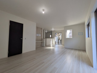 【居間・リビング】 | 富士見市上沢3丁目　新築戸建　