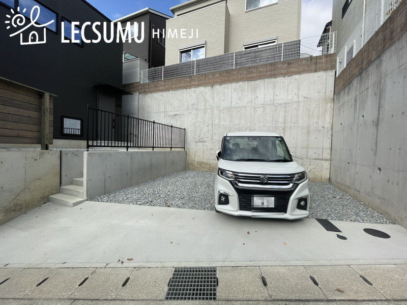 姫路市北新在家1丁目/新築戸建の駐車場