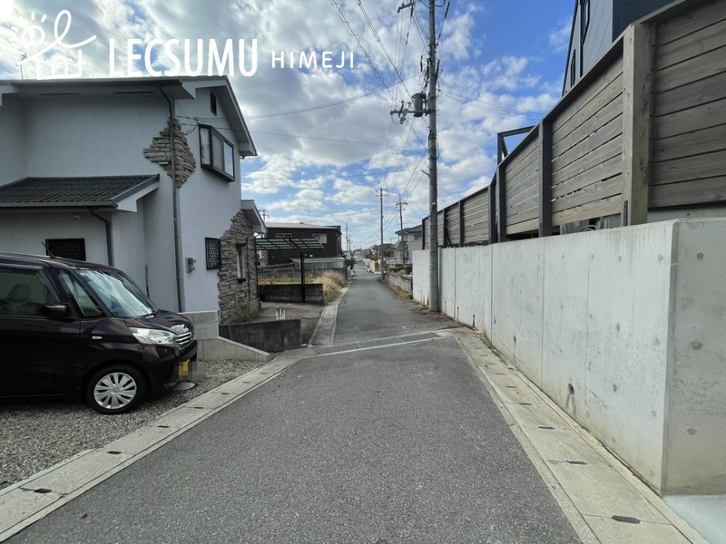 姫路市北新在家1丁目/新築戸建の前面道路含む現地写真