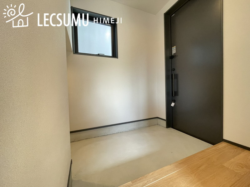 姫路市北新在家1丁目/新築戸建の玄関