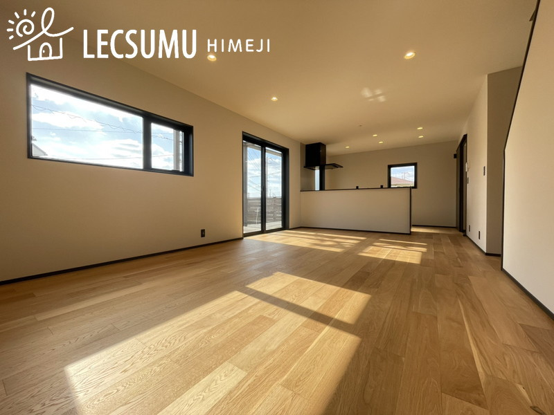 姫路市北新在家1丁目/新築戸建の居間・リビング