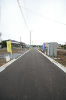 【前面道路含む現地写真】 | 【仲介手数料無料！！】府中市日新町5丁目　新築戸建て（全19棟）O号棟　4690万円 | 令和7年11月28日撮影