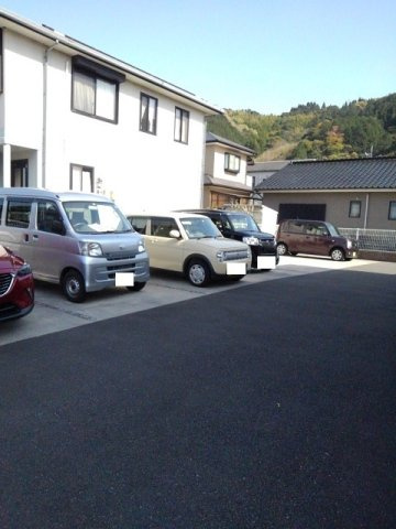 アストロの駐車場