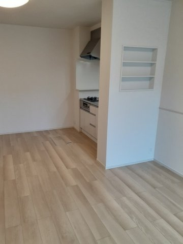 メゾン　ド　リバーサイドの居間・リビング