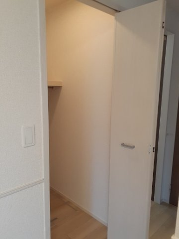 メゾン　ド　リバーサイドの収納