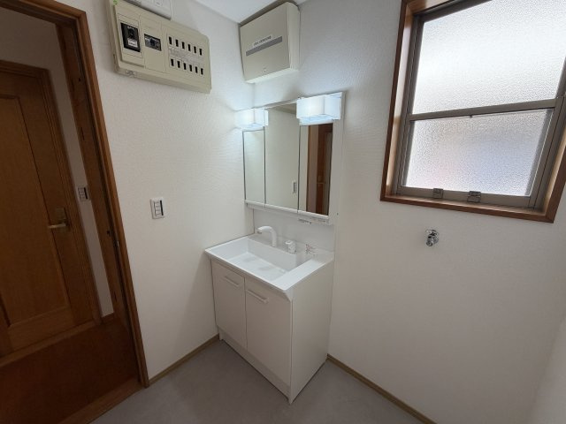 前橋市箱田町１期　中古戸建の独立洗面台|■シャンプードレッサーは標準装備