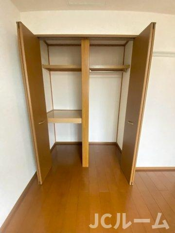 グランドハイデンス Bの収納|反転タイプの部屋の写真です