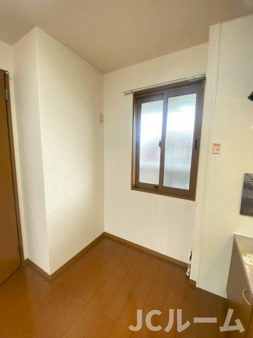 グランドハイデンス Bの居間・リビング|反転タイプの部屋の写真です