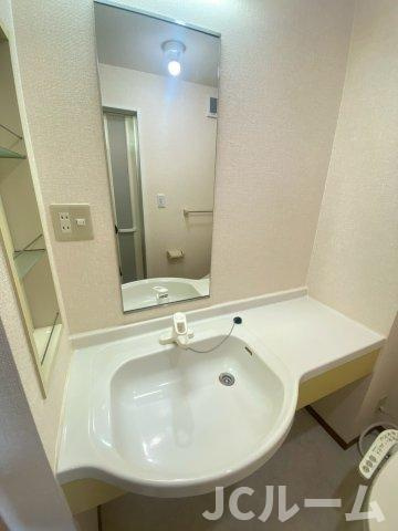 グランドハイデンス Bの洗面所|反転タイプの部屋の写真です