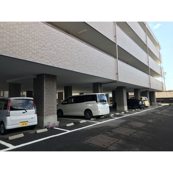 プリミエールTADO　　　刈谷市近郊の賃貸はクラスホーム刈谷店の駐車場