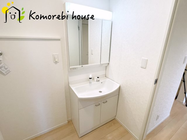 伊奈町中央　第3　クレイドルガーデン　01の独立洗面台|独立洗面化粧台付き