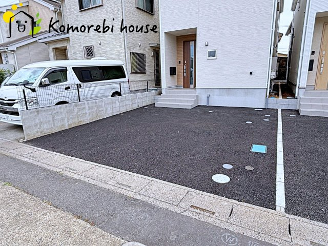 伊奈町中央　第3　クレイドルガーデン　01の駐車場|カースペースがあります
