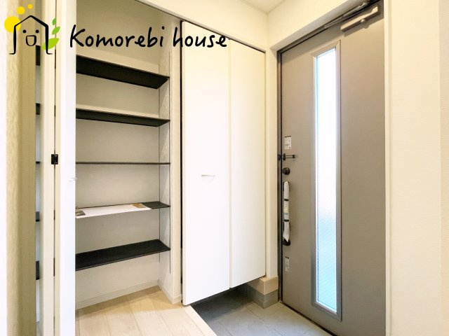 伊奈町中央　第3　クレイドルガーデン　01の玄関|ゆったりとした玄関です