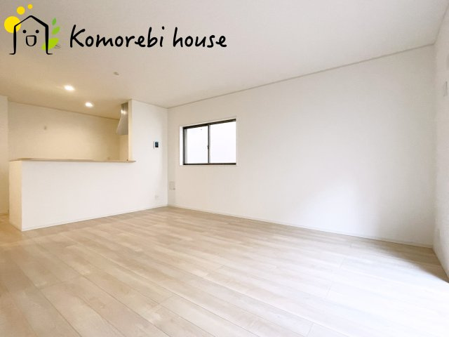 伊奈町中央　第3　クレイドルガーデン　01の居間・リビング|居間です