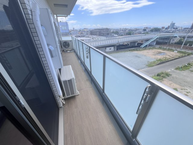 【バルコニー】 | プレジオ西宮北口 | 落ち着いた時間を過ごせるバルコニーです