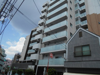【外観】 | 鉄筋コンクリート造のがっちりとした建物。
