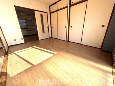 【居間・リビング】 | シティハイツあすなろB | 東側の洋室6帖