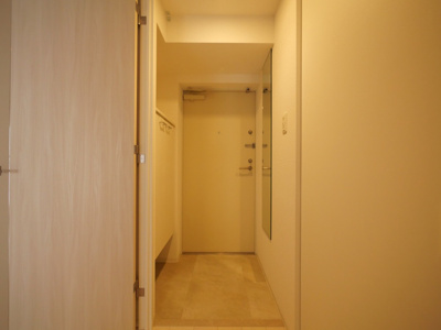 【玄関】 | SERENiTE本町reflet | 玄関です