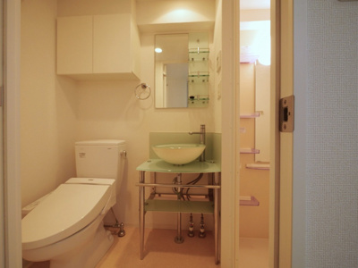 【洗面所】 | SERENiTE本町reflet | 忙しい朝には欠かせない洗面所です