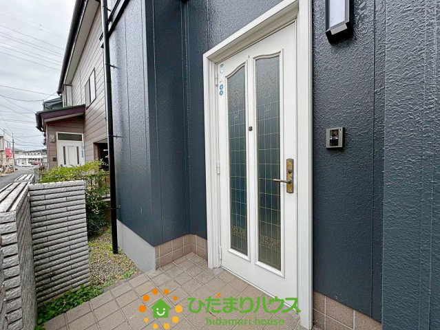 久喜市久喜東３丁目　中古一戸建ての玄関