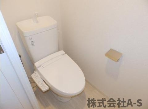 プレサンス丸の内リラティのトイレ|同間取り画像使用
実際のお部屋と色などが異なる場合がございます。