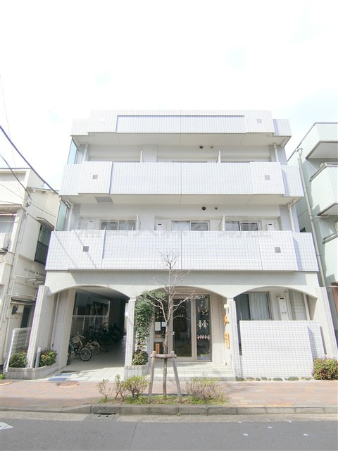 カナルスカイコンフォートの外観|2010年11月築　RC鉄筋コンクリート造地上3階建て総戸数9戸の人気賃貸マンション
東京都大田区西蒲田4丁目　JR京浜東北線蒲田駅徒歩6分、東急池上線蓮沼駅徒歩13分