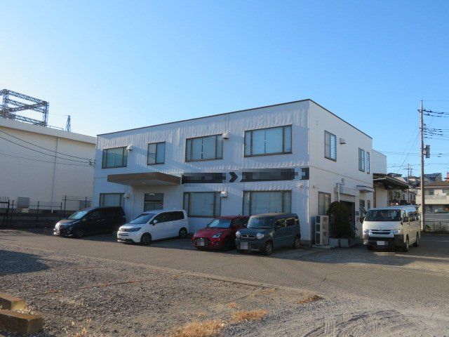 富士見市榎町の倉庫の外観