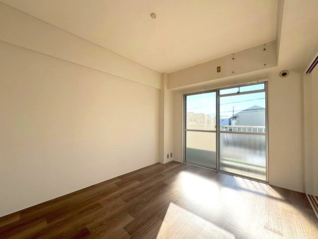 椋本マンションの洋室
