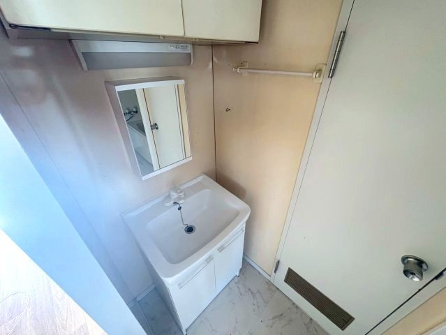 椋本マンションの洗面所