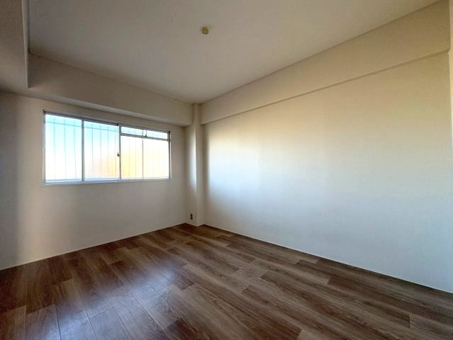 椋本マンションの洋室