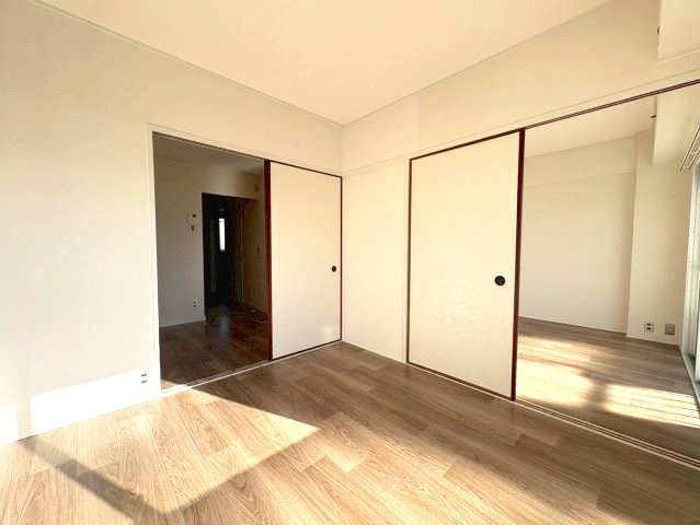 椋本マンションの洋室