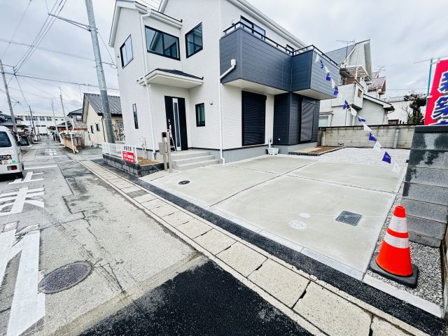 新築　太田市藤久良町第7　Livele Garden.S　１号棟の前面道路含む現地写真|現地写真　北側接道幅員約4.2ｍ	西側接道幅員約3.6ｍ	