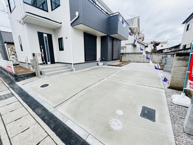 新築　太田市藤久良町第7　Livele Garden.S　１号棟の駐車場|現地写真　駐車スペースは並列2+1台台分可能です！
