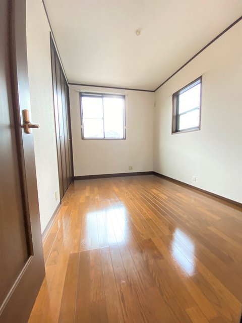 青木邸の洋室