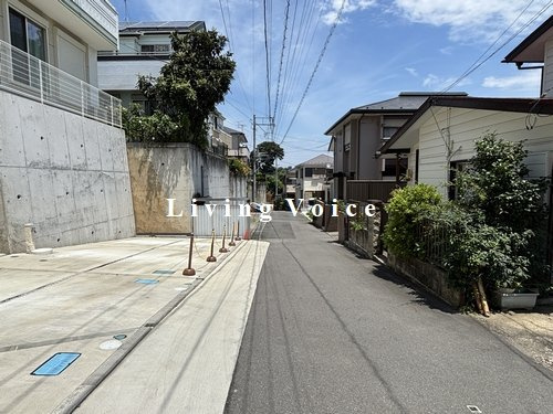 【仲介手数料０円】厚木市温水西1丁目　新築一戸建ての前面道路含む現地写真|厚木市温水西1丁目　新築一戸建て