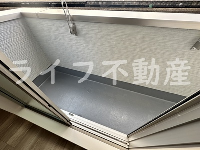 フジパレス弥刀駅北Ⅱ番館のバルコニー|外からの目が気にならないバルコニーで洗濯物が干せます