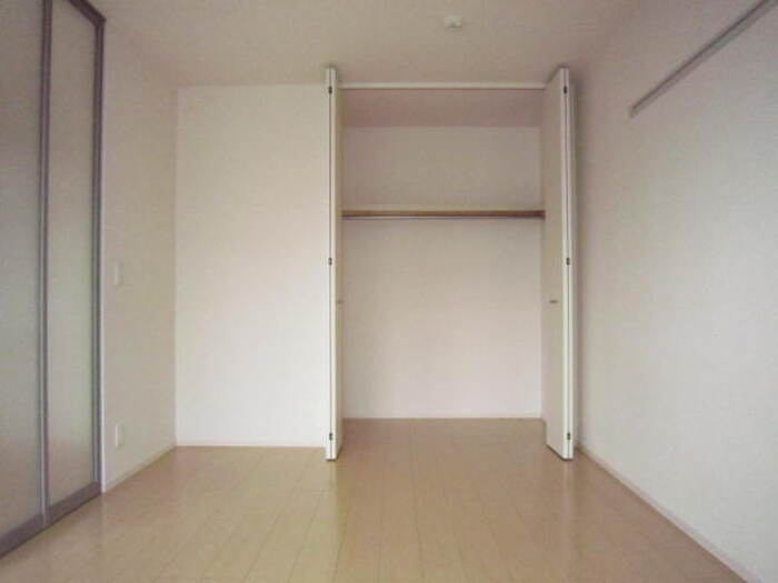 カーネリアンの洋室