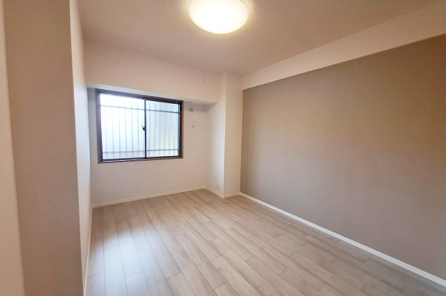 ソフィア泉ヶ丘パークヴェールの洋室