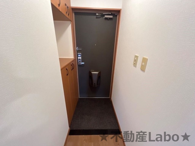 アビタシオン・パインヒルの玄関