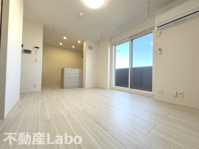 徳島市沖浜町居屋敷のアパートの居間・リビング