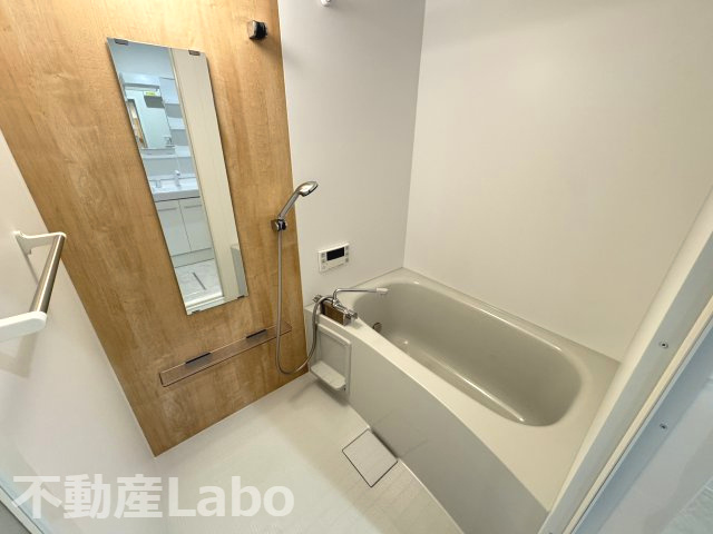 徳島市沖浜町居屋敷のアパートの浴室