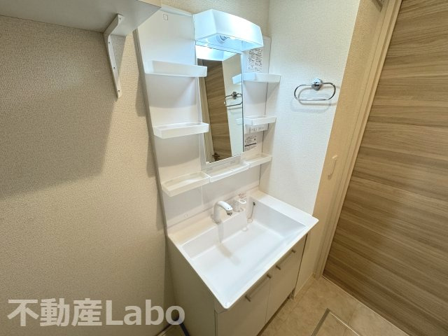 徳島市沖浜町居屋敷のアパートの洗面所